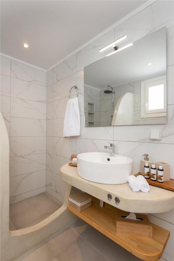Miles Away Luxury Apartments Platis Gialos  Exterior photo